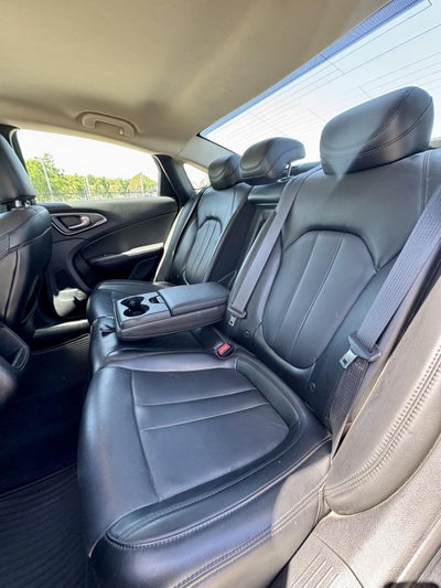 2017 Chrysler 200 Limited Platinum