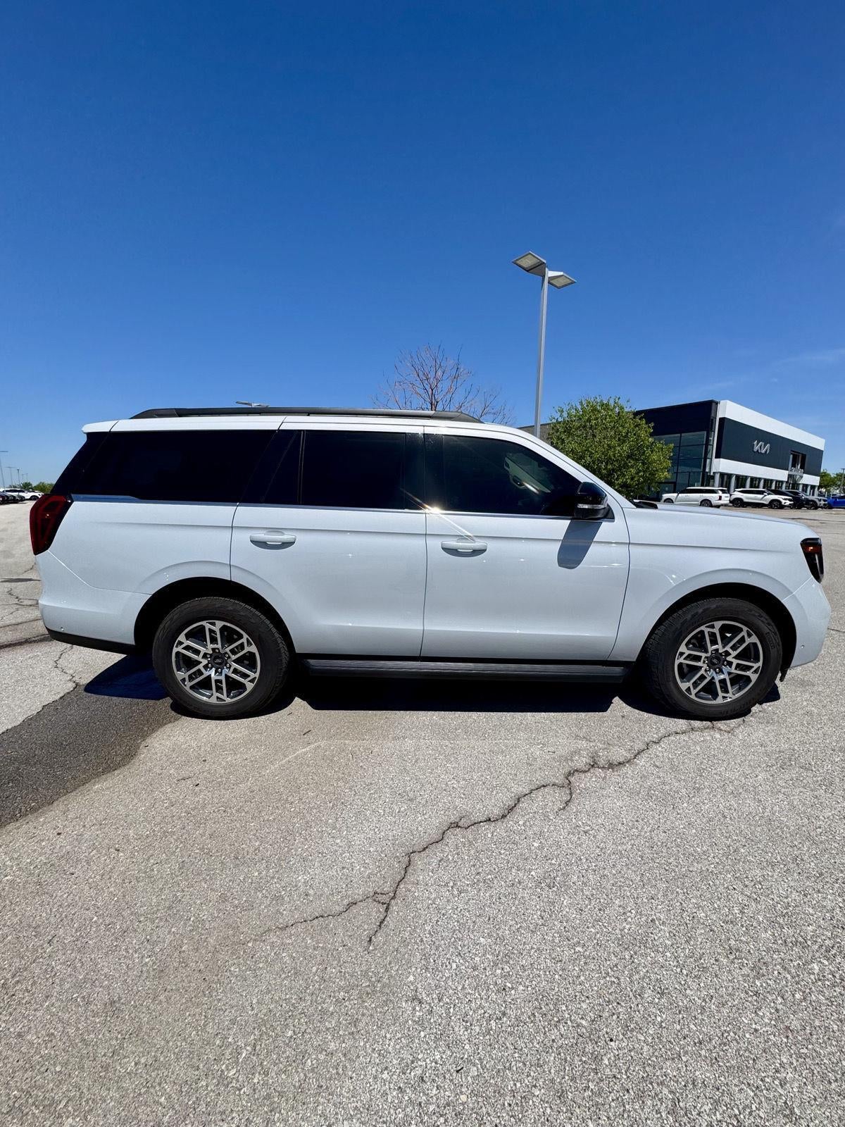 2025 Ford Expedition Active