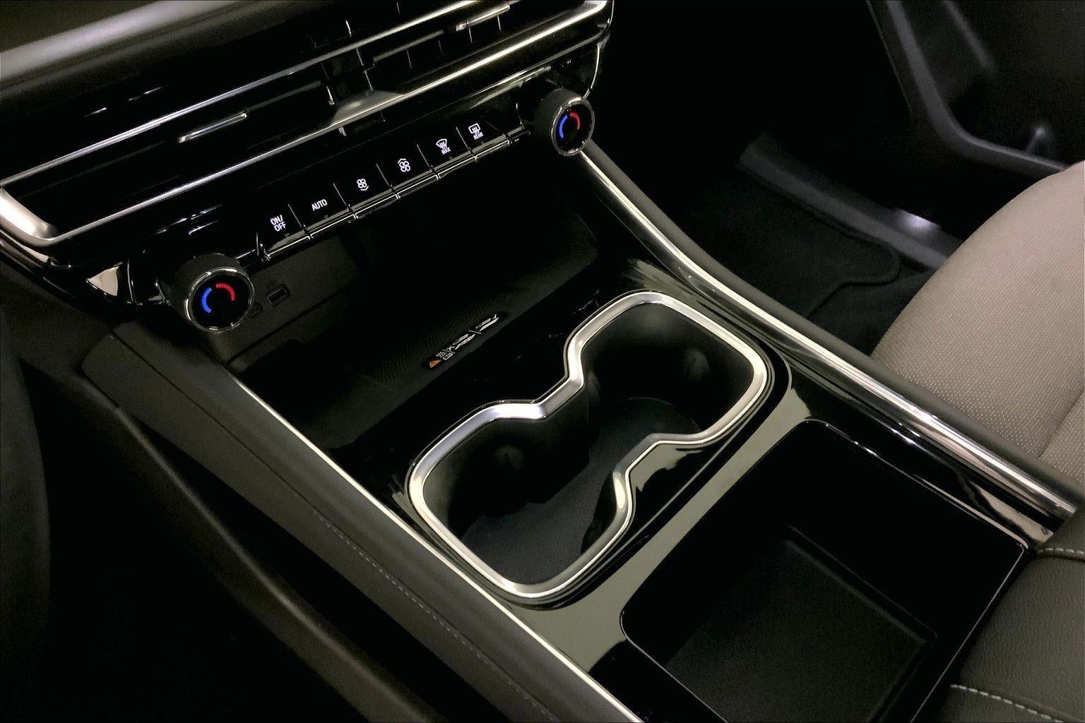 2025 Chevrolet Traverse FWD LT