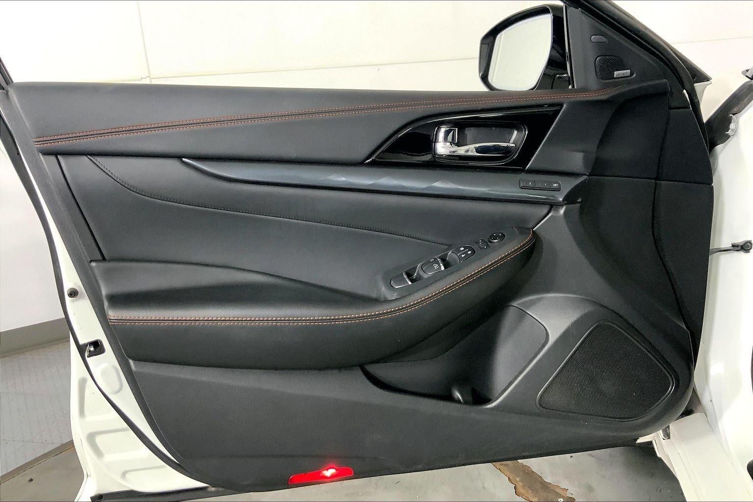 2023 Nissan Maxima SR