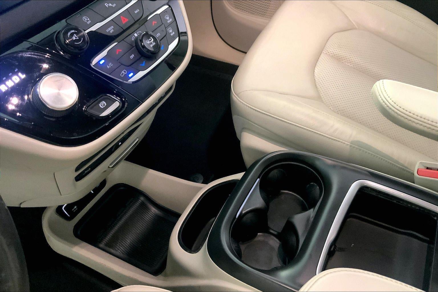 2017 Chrysler Pacifica Touring-L Plus