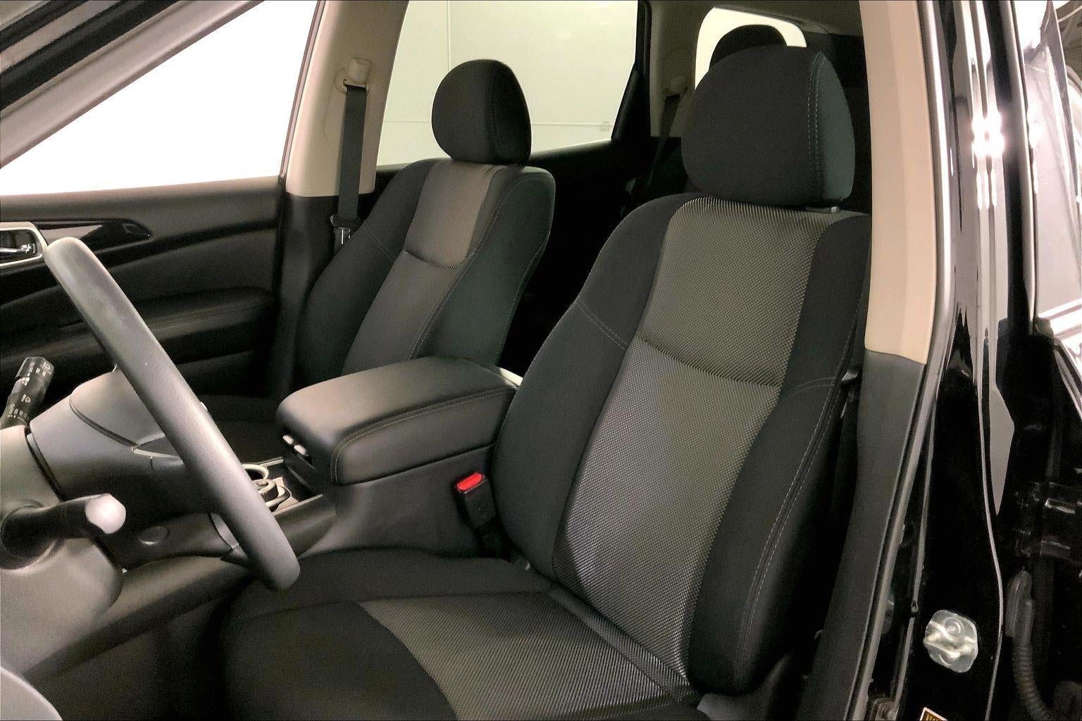 2020 Nissan Pathfinder S