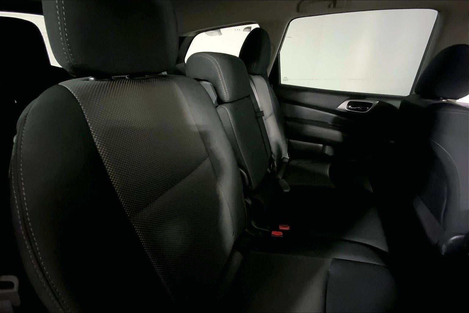 2020 Nissan Pathfinder S