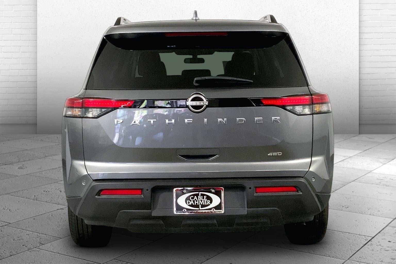 2025 Nissan Pathfinder SV