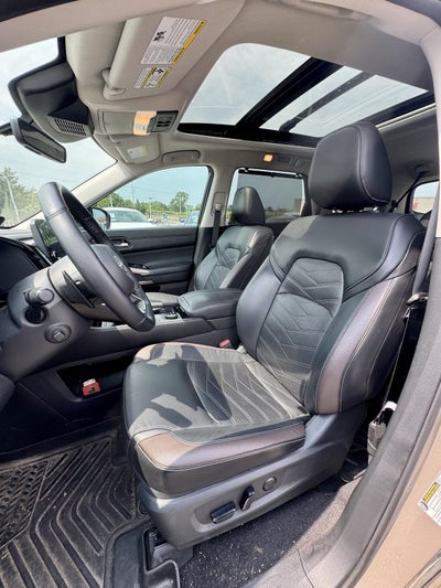 2024 Nissan Pathfinder Platinum