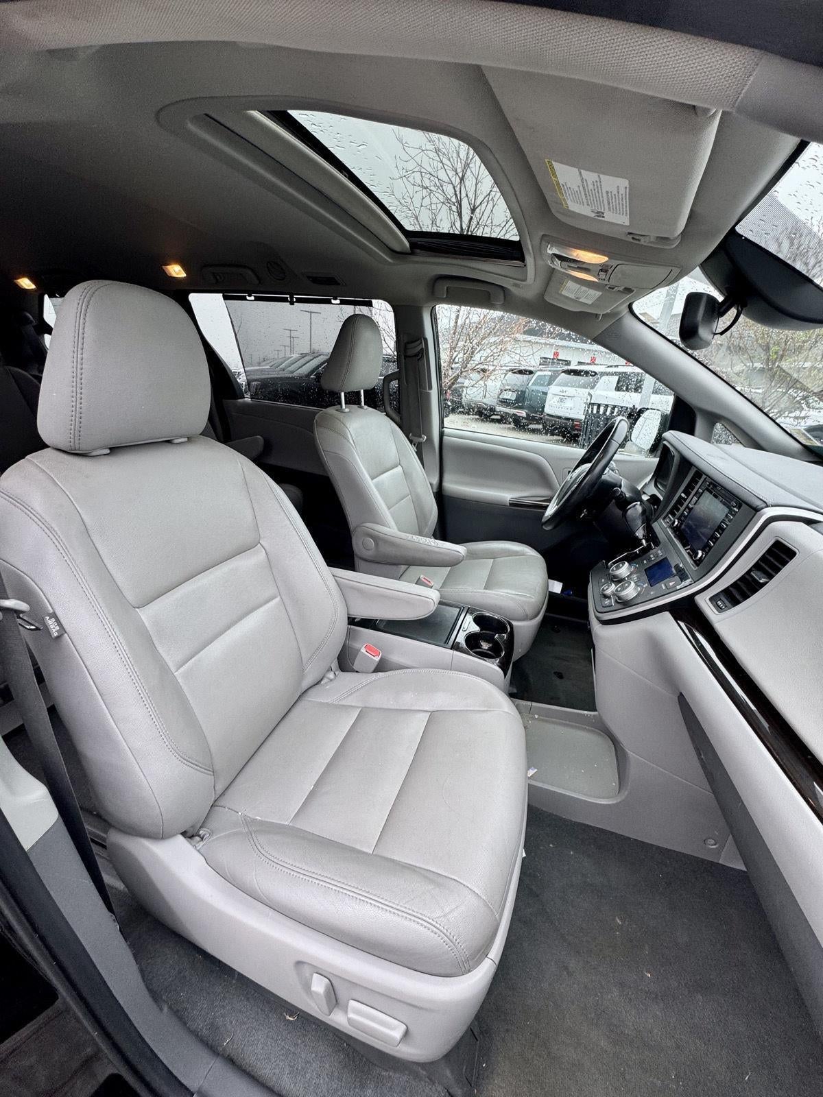 2020 Toyota Sienna XLE