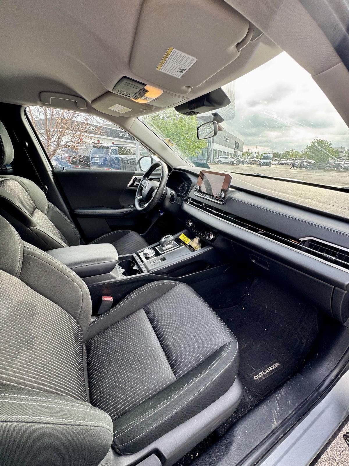 2022 Mitsubishi OUTLANDER ES