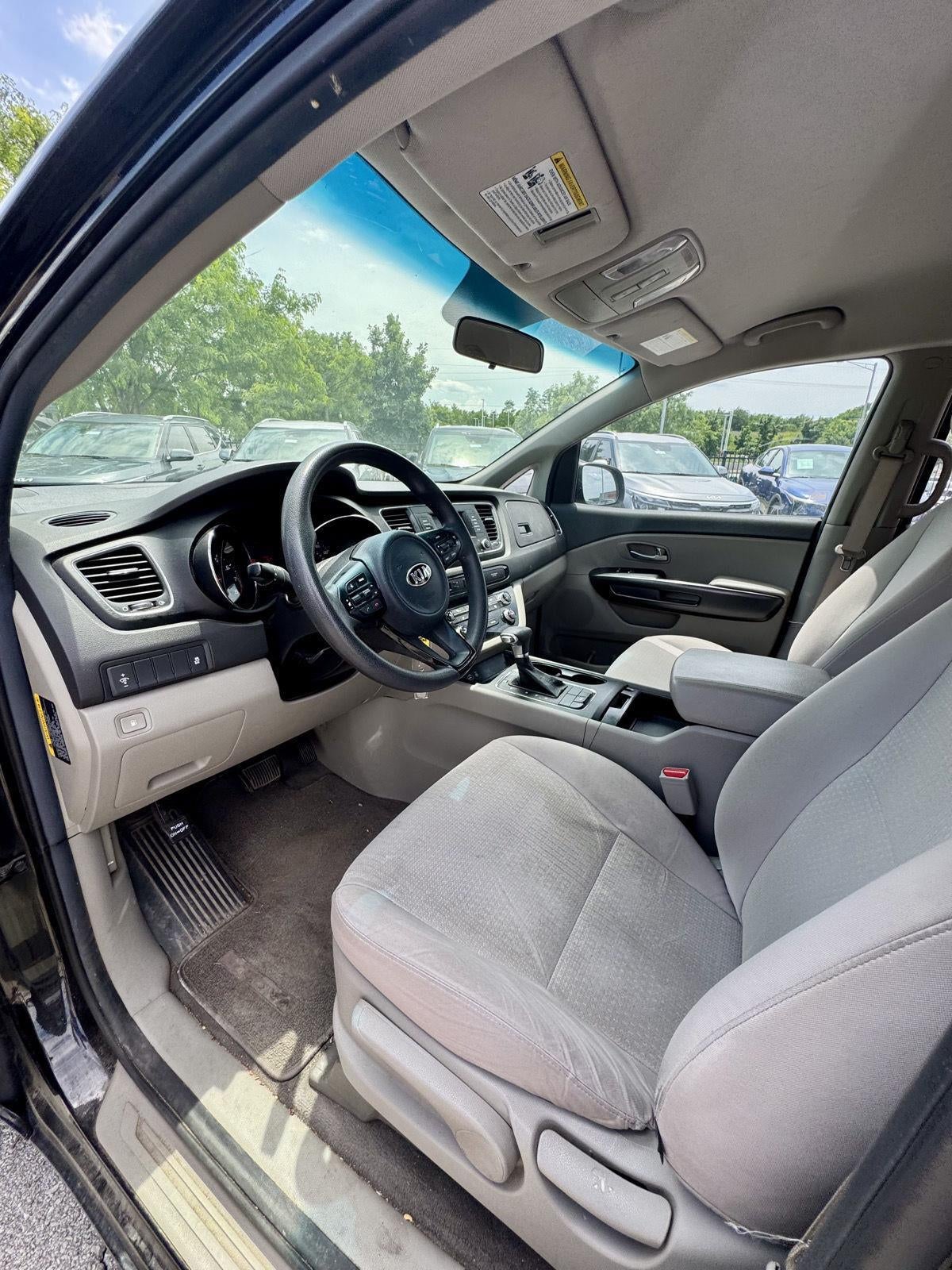 2017 Kia Sedona L