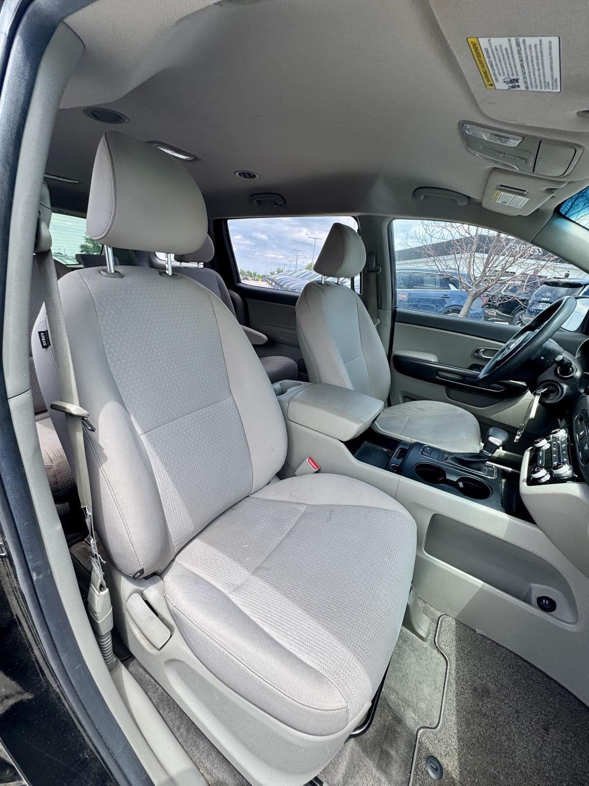 2017 Kia Sedona L