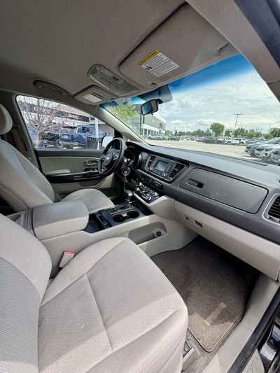 2017 Kia Sedona L