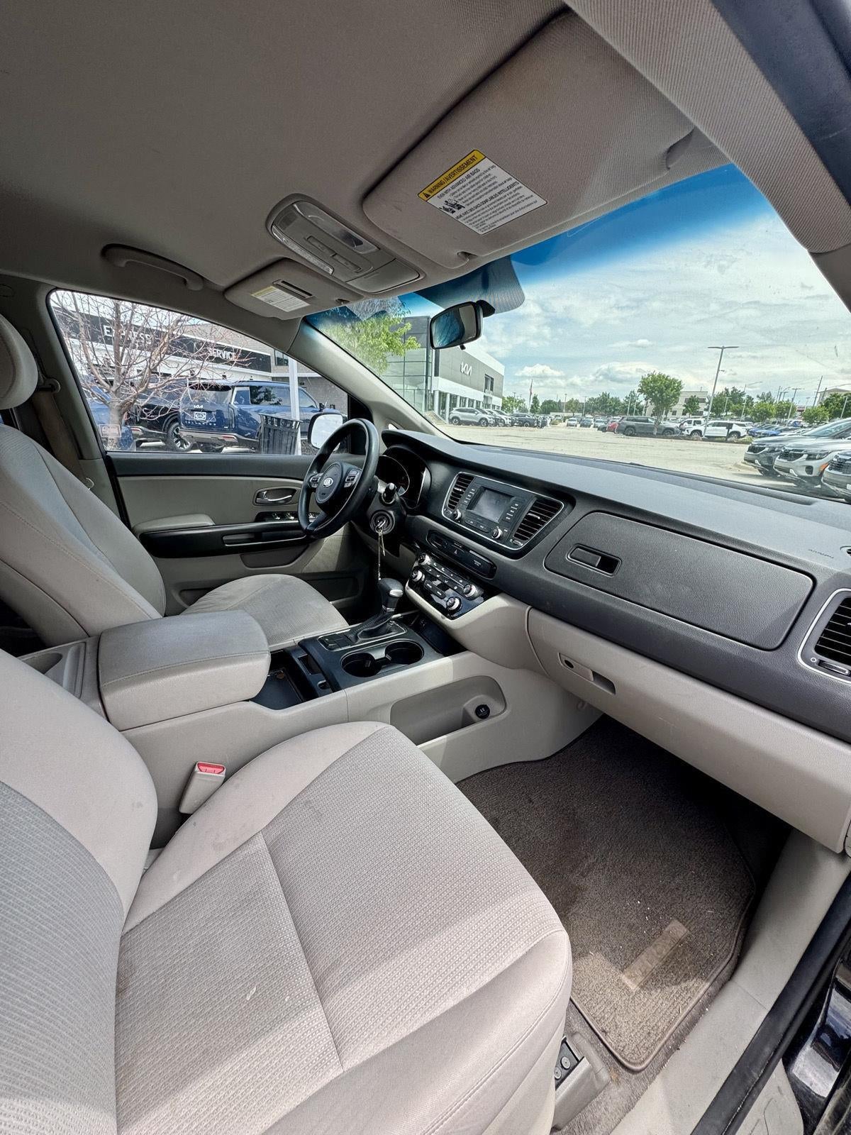 2017 Kia Sedona L