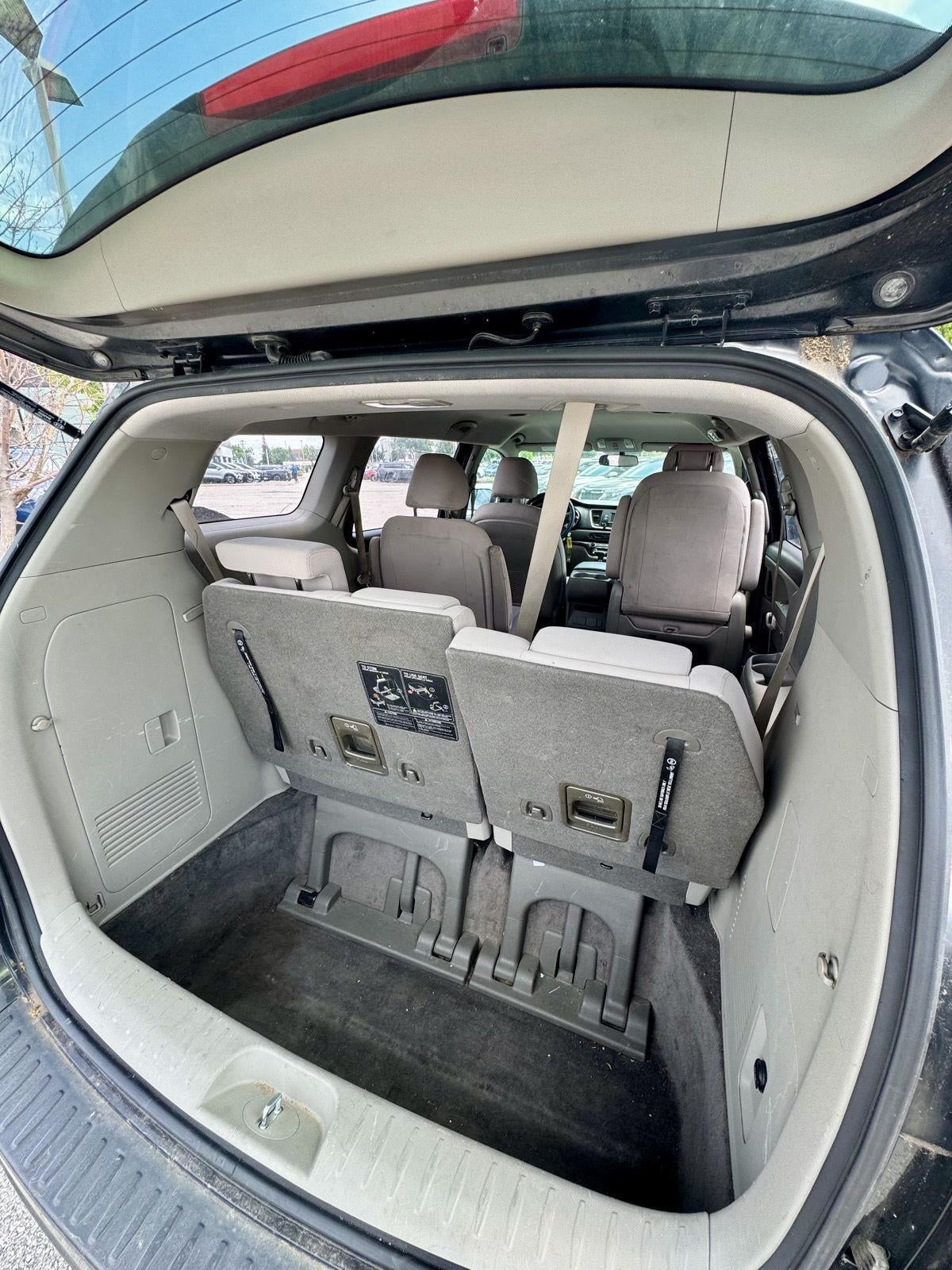 2017 Kia Sedona L