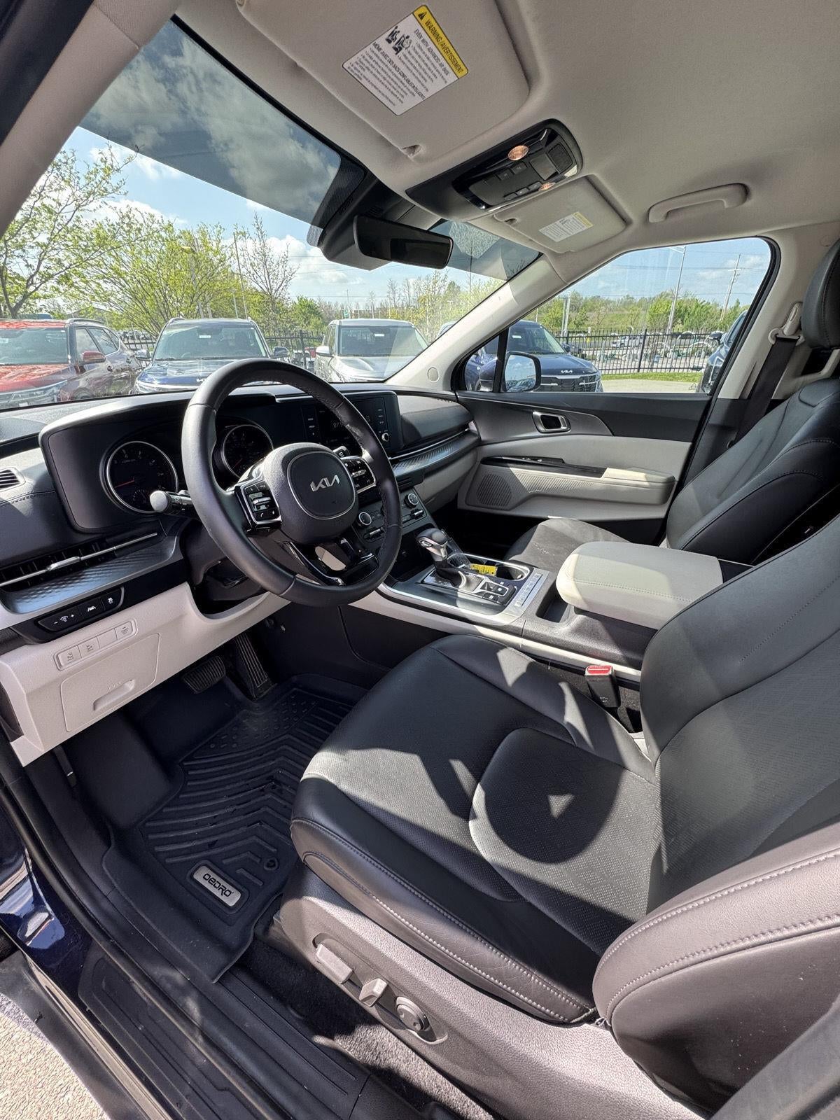 2024 Kia Carnival LX