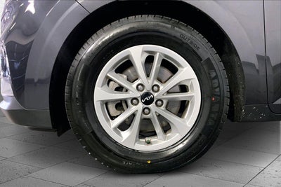 2023 Kia Carnival LX