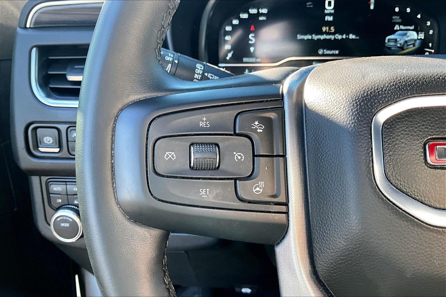 2024 GMC Yukon XL SLT