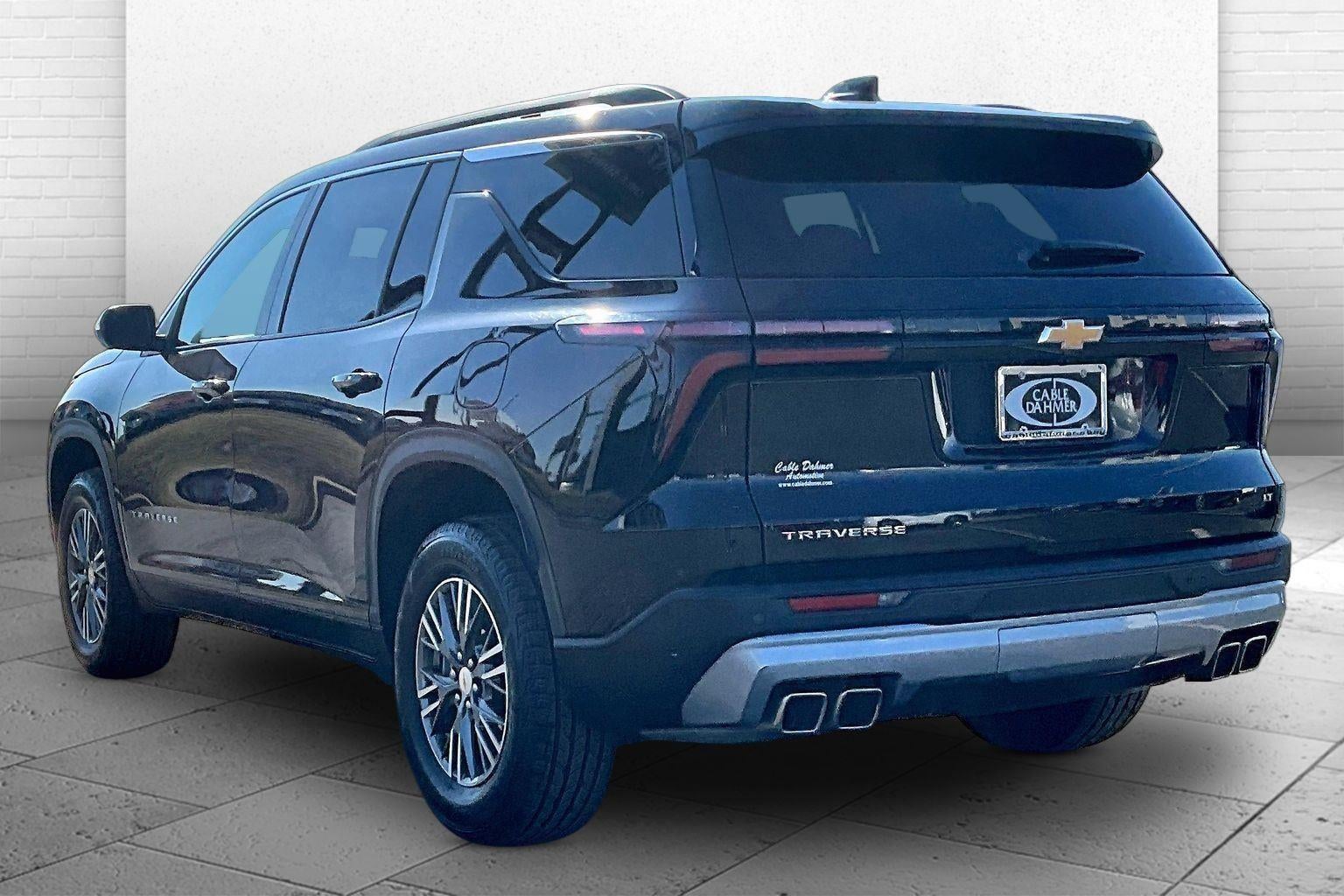 2024 Chevrolet Traverse LT