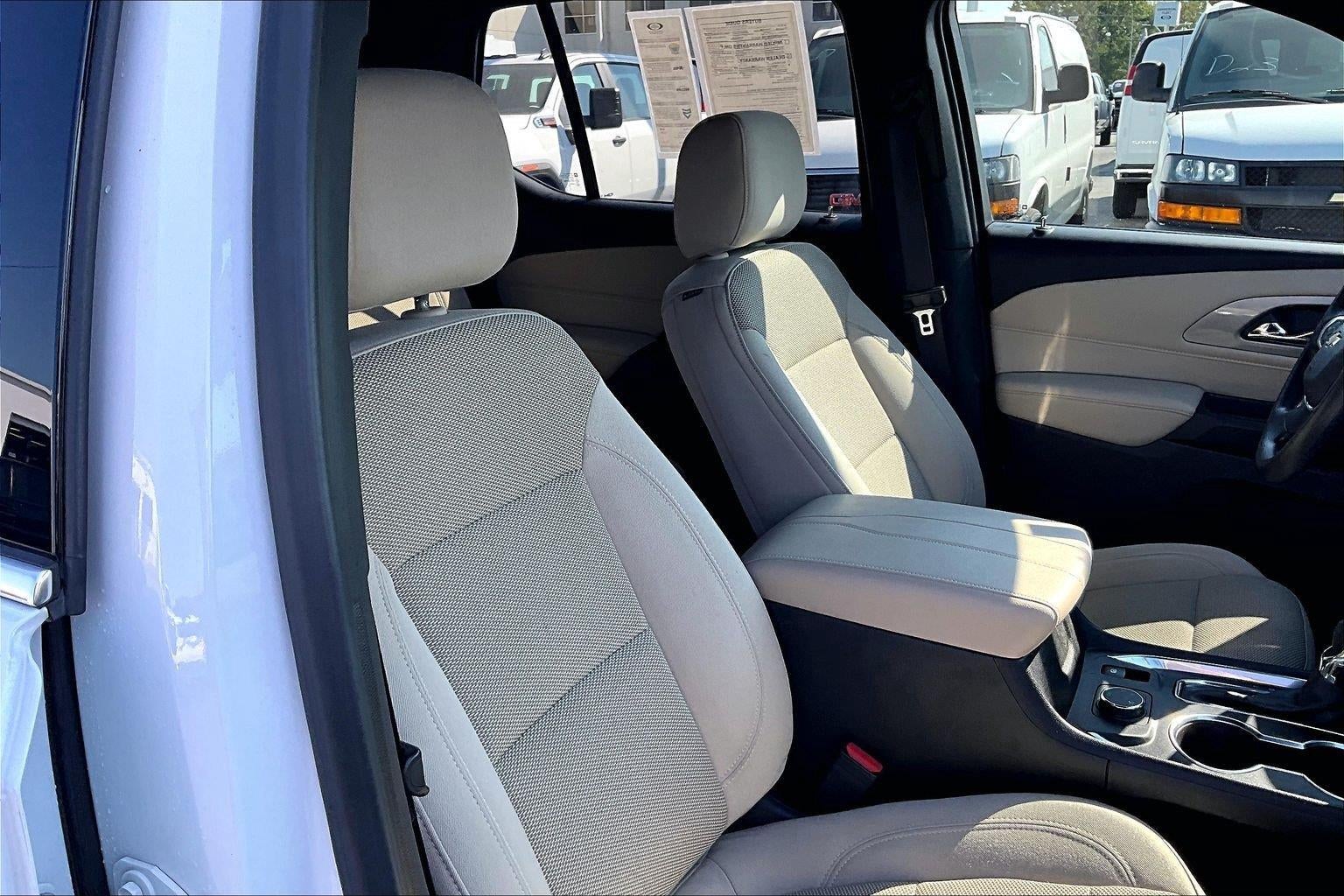 2022 Chevrolet Traverse LS