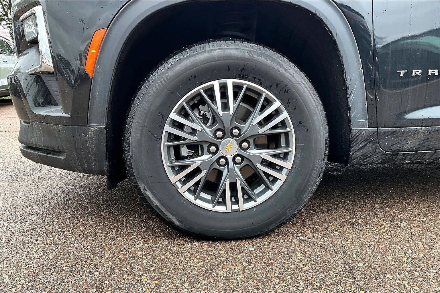 2024 Chevrolet Traverse LT