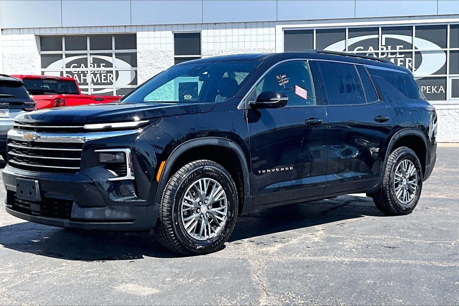 2024 Chevrolet Traverse LT