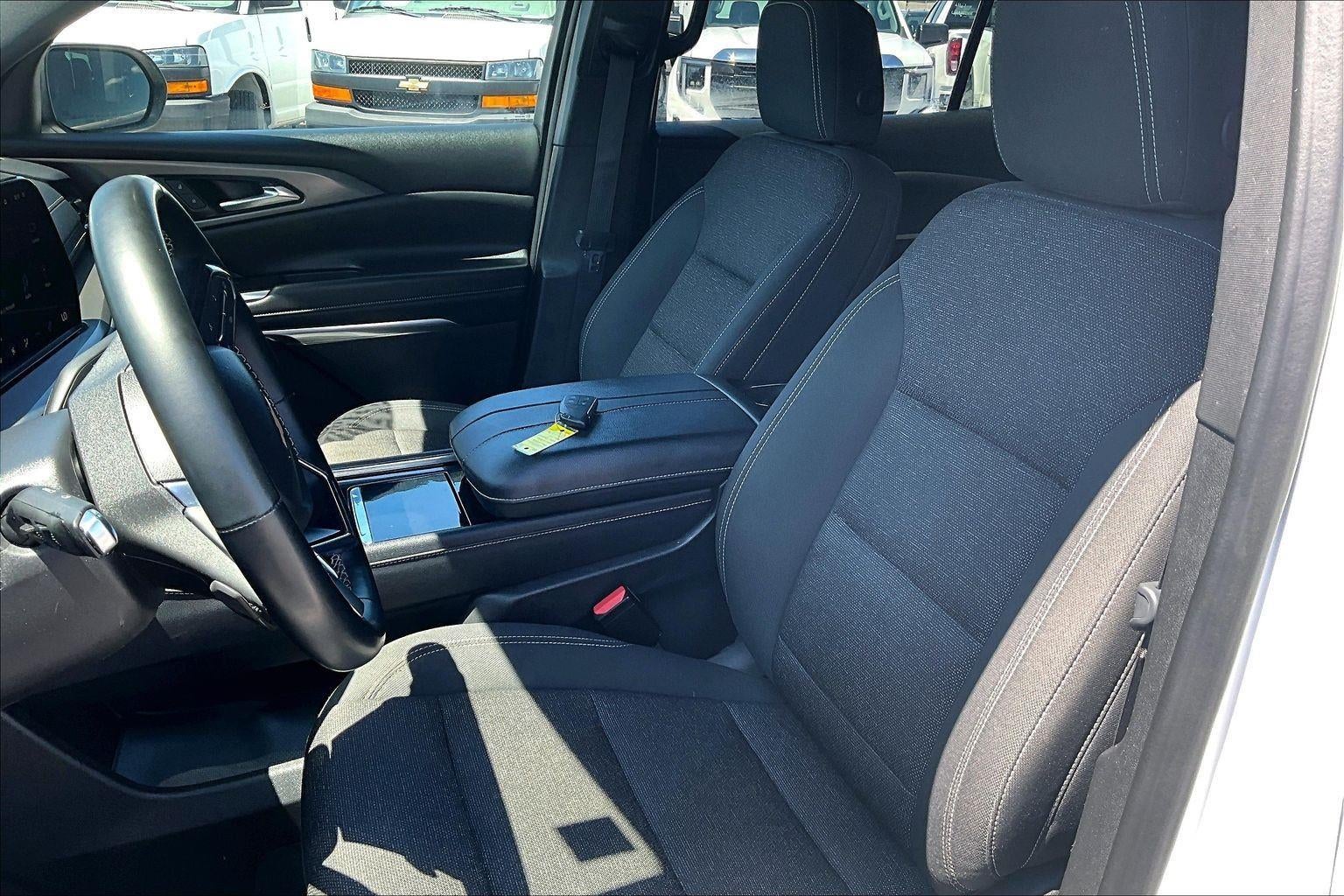 2024 Chevrolet Traverse LT