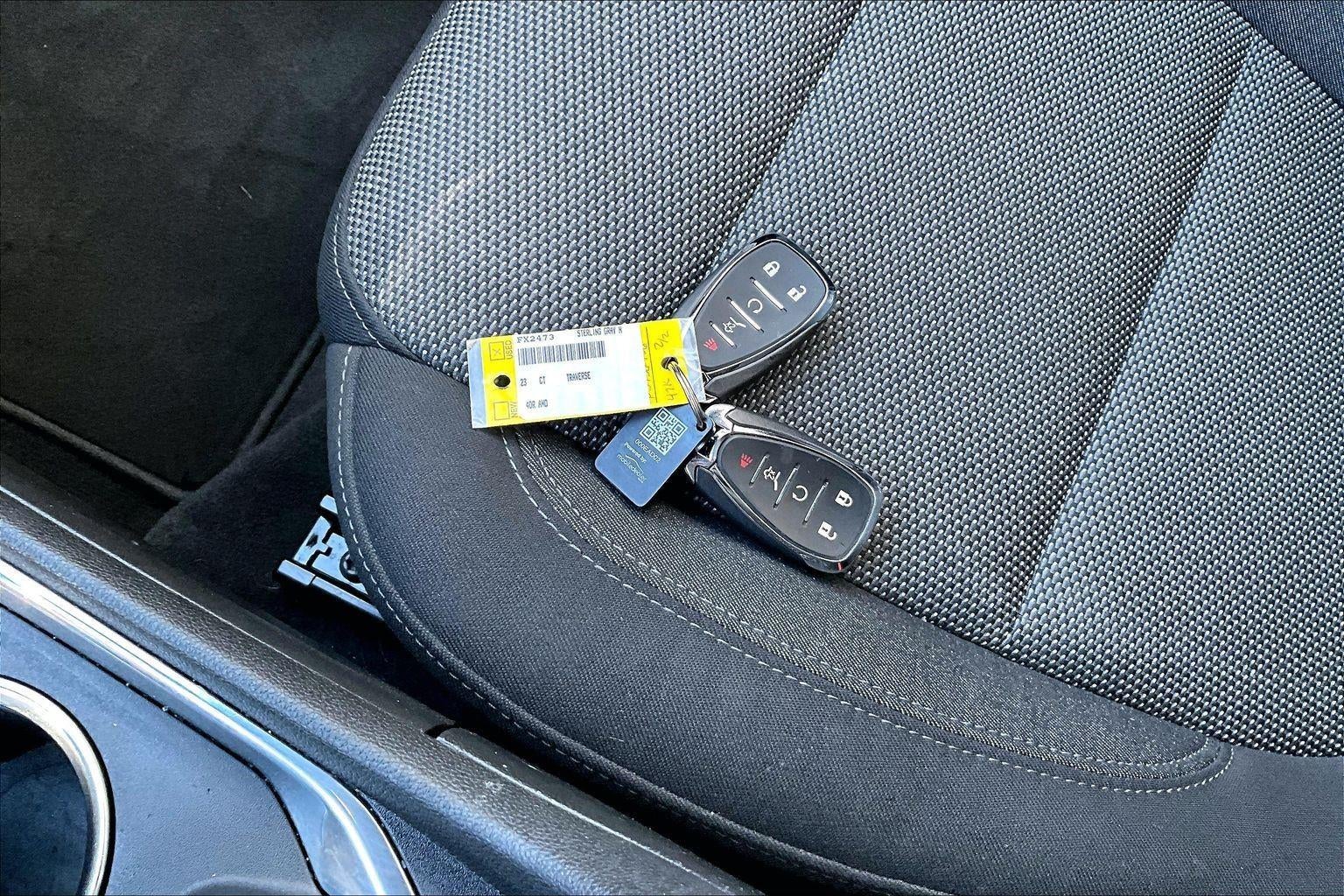 2023 Chevrolet Traverse LT Cloth