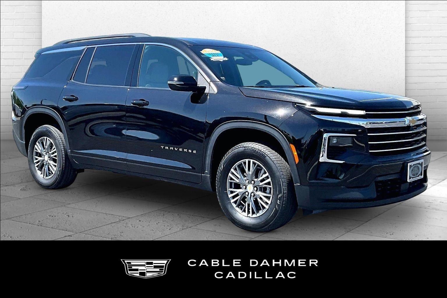 2025 Chevrolet Traverse LT