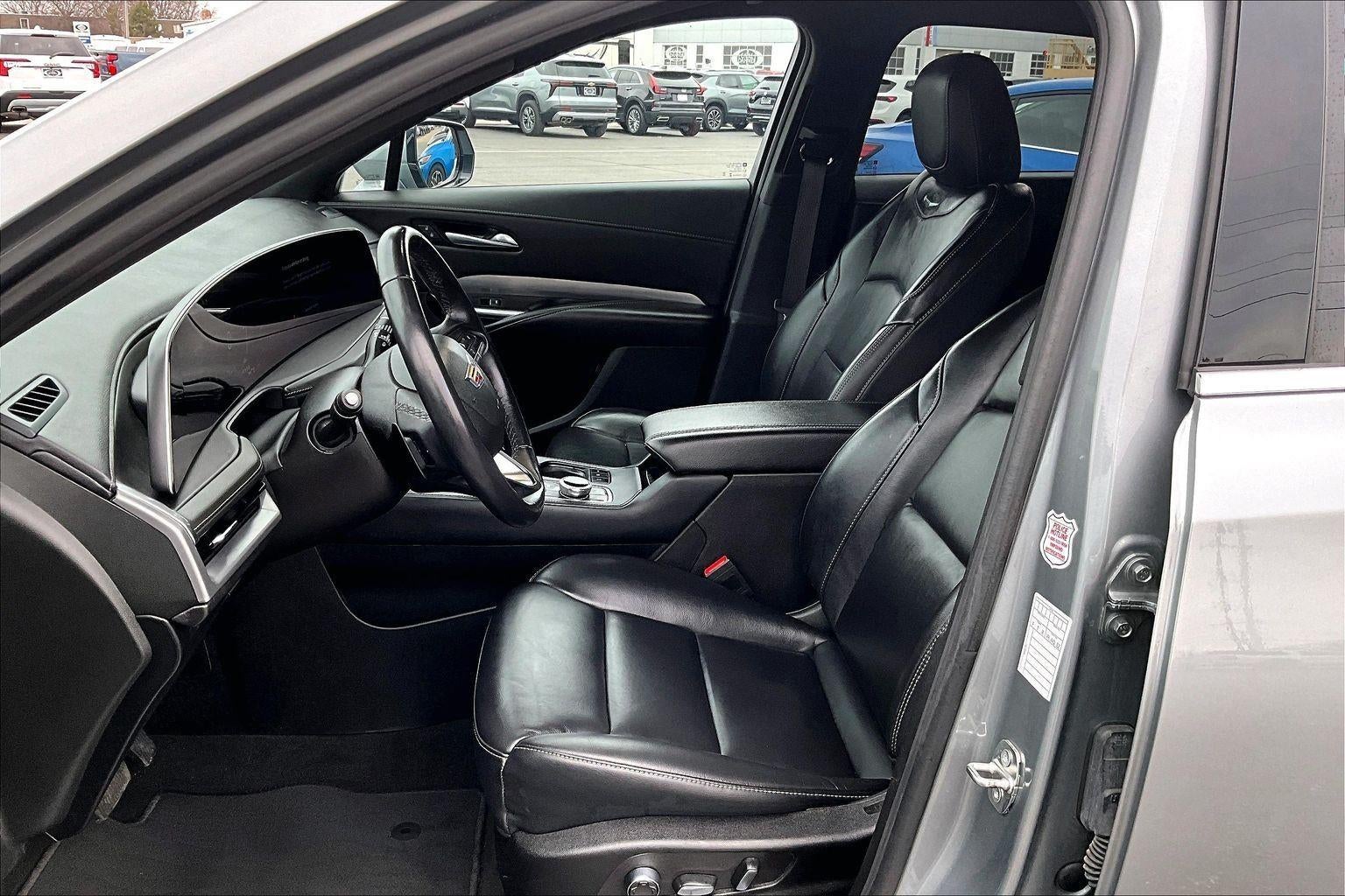 2024 Cadillac XT4 Premium Luxury