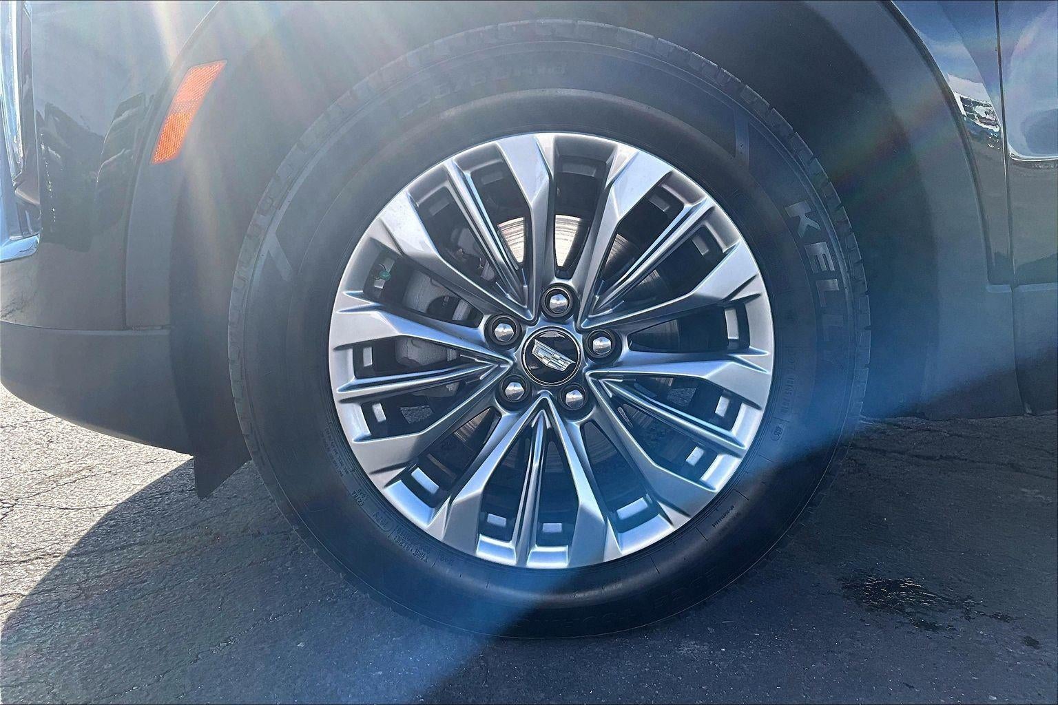 2024 Cadillac XT4 Premium Luxury