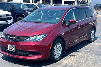 2023 Chrysler Voyager LX