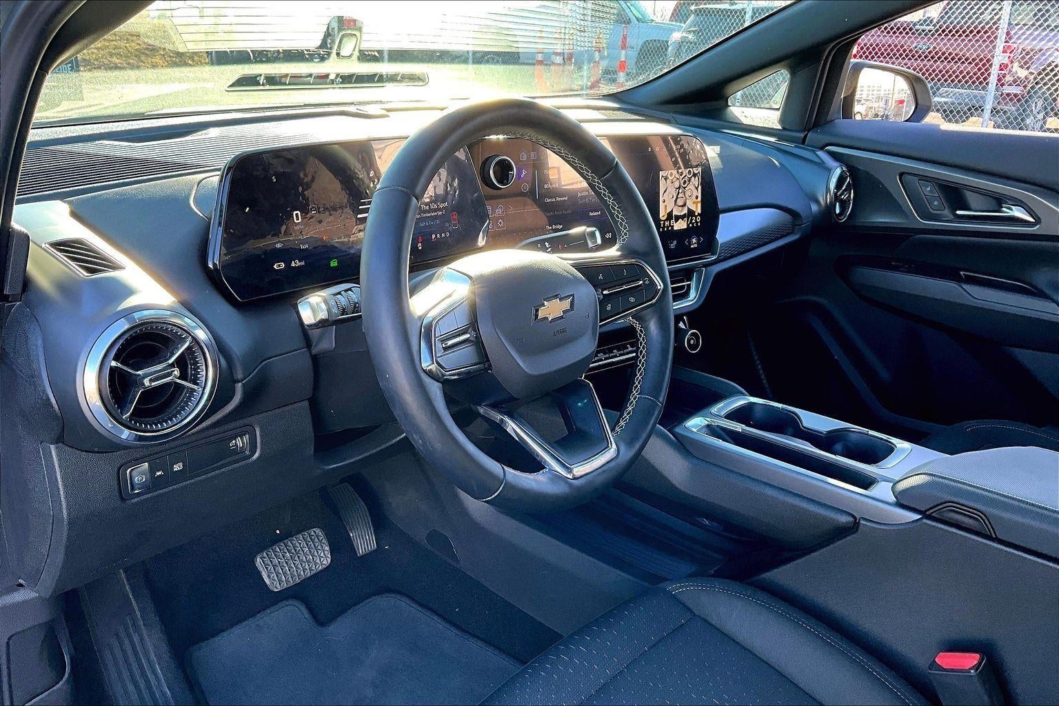 2025 Chevrolet Equinox EV LT