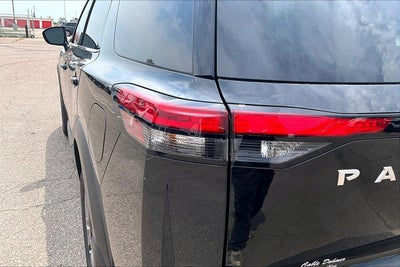 2025 Nissan Pathfinder S