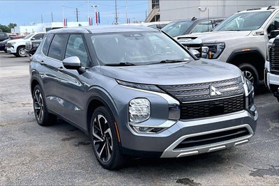 2024 Mitsubishi Outlander SE