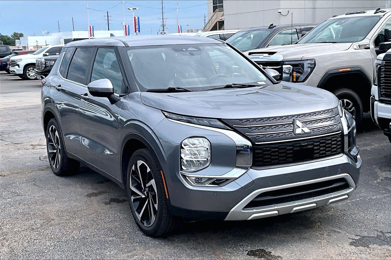 2024 Mitsubishi Outlander SE