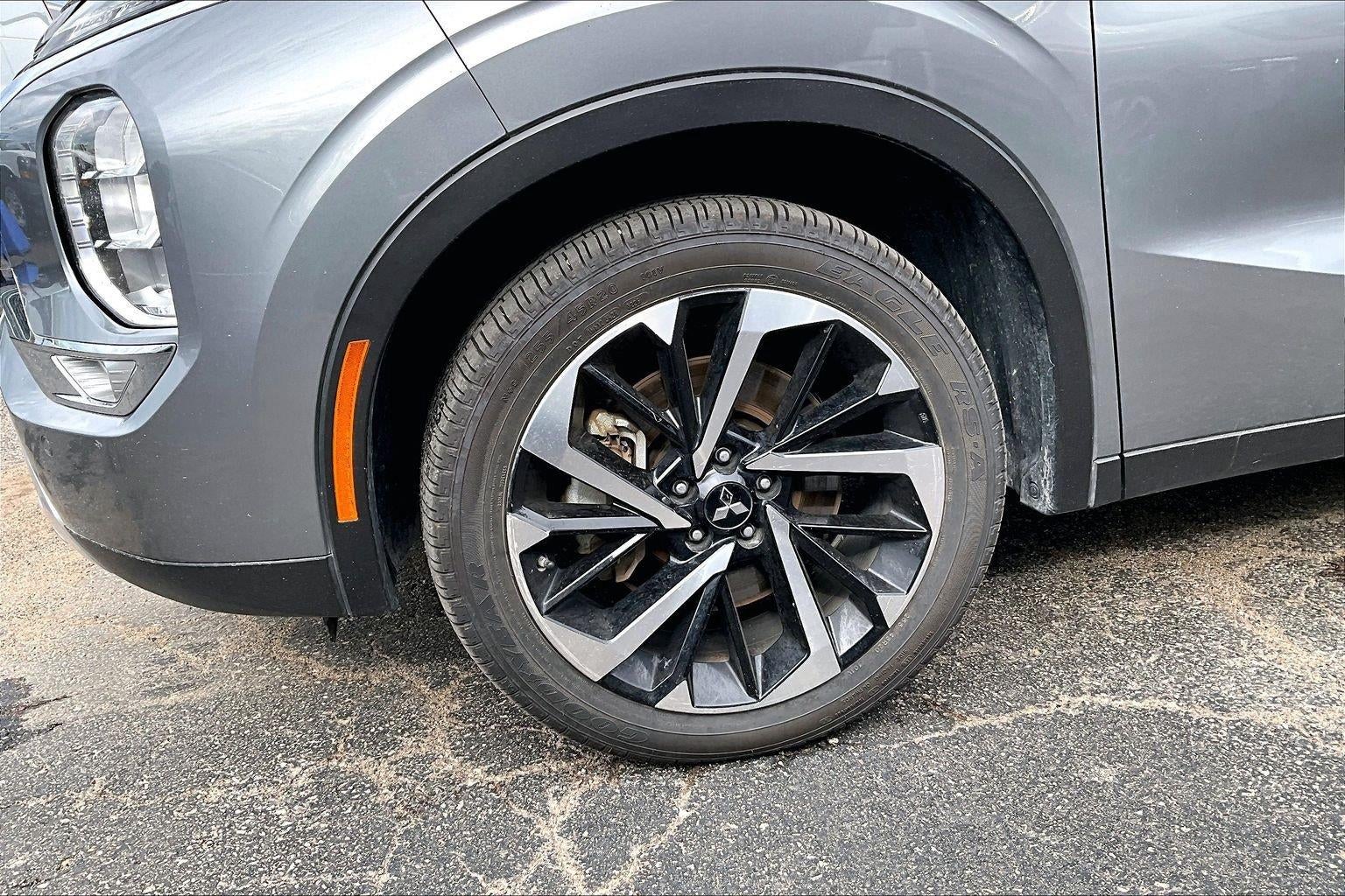 2024 Mitsubishi Outlander SE