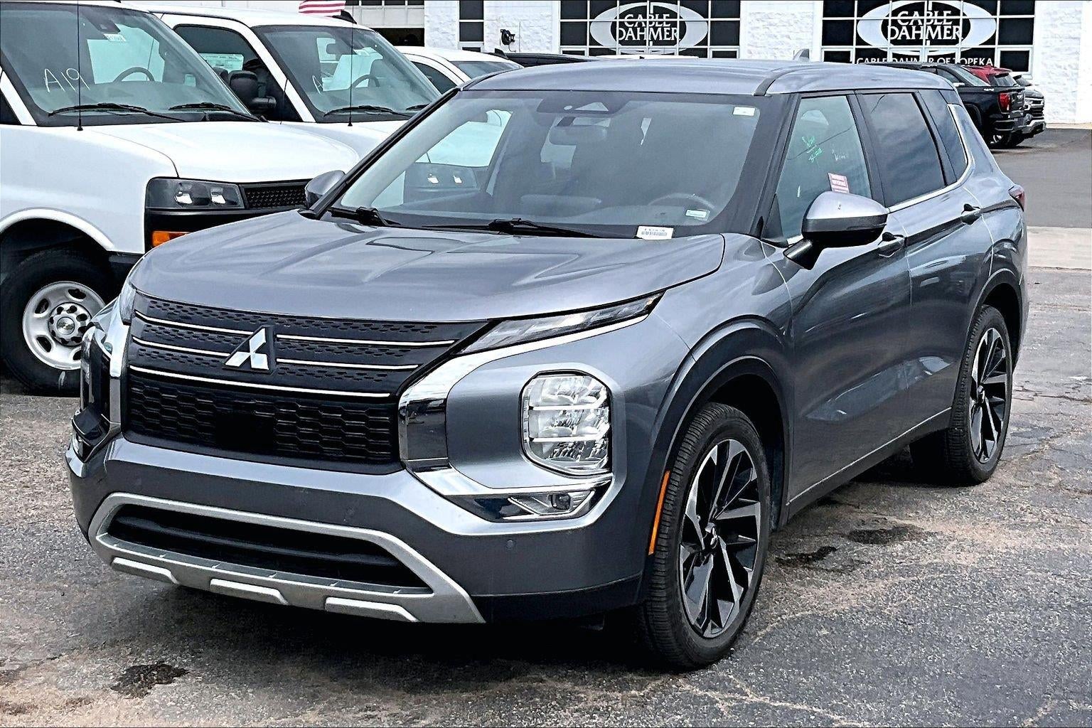 2024 Mitsubishi Outlander SE