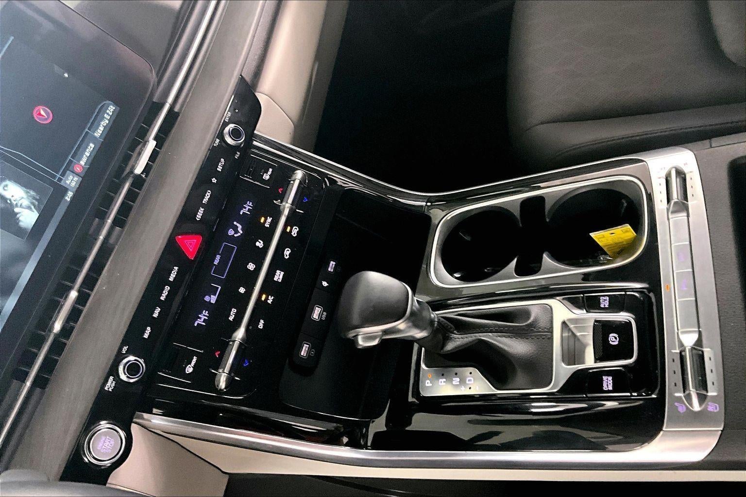 2023 Kia Carnival SX