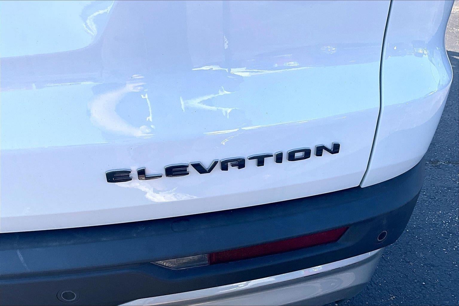 2025 GMC Acadia Elevation