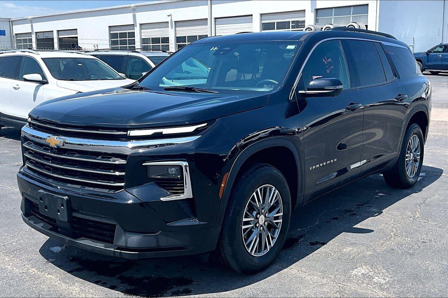 2024 Chevrolet Traverse LT
