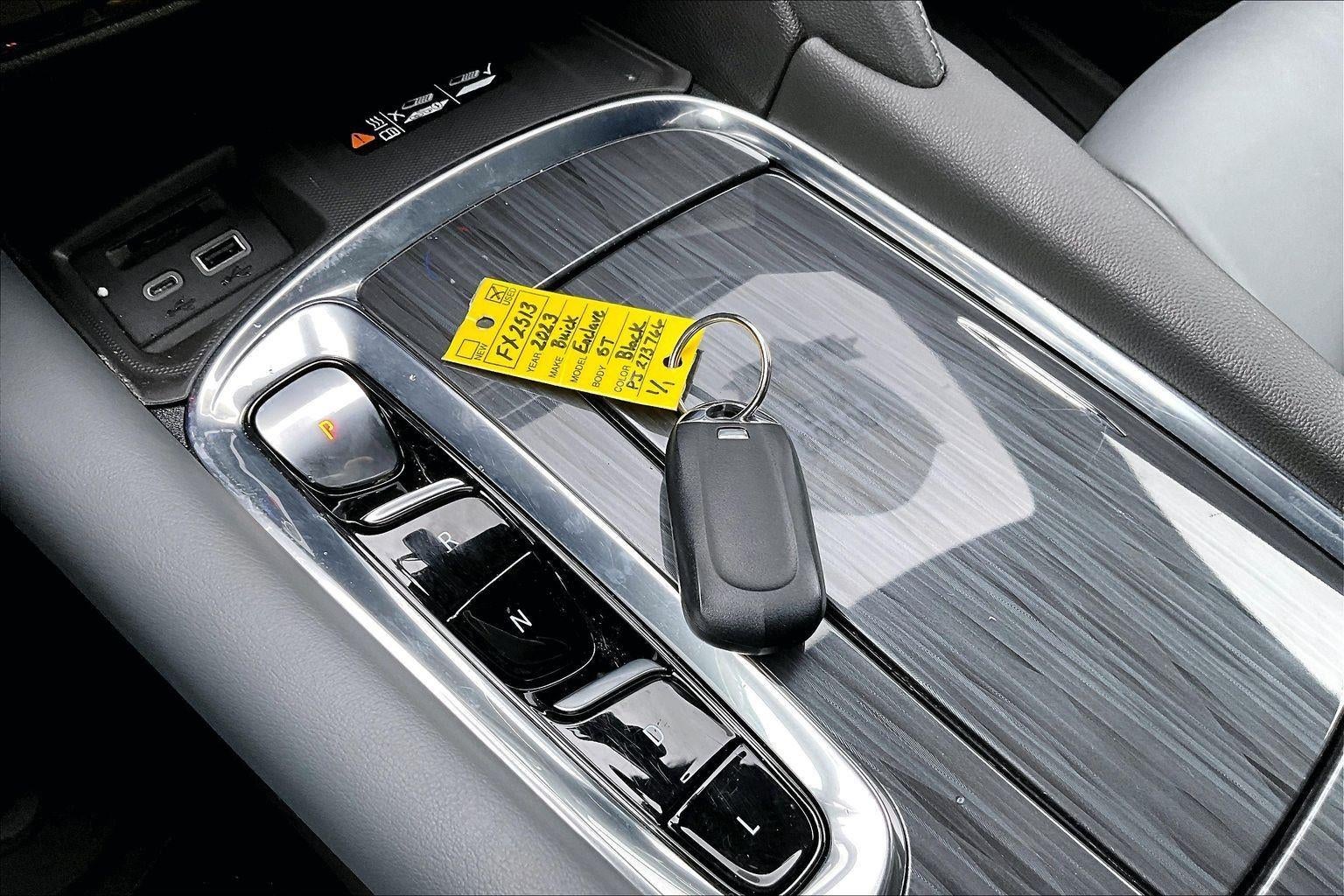 2023 Buick Enclave Essence