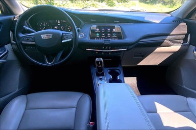 2023 Cadillac XT4 Premium Luxury