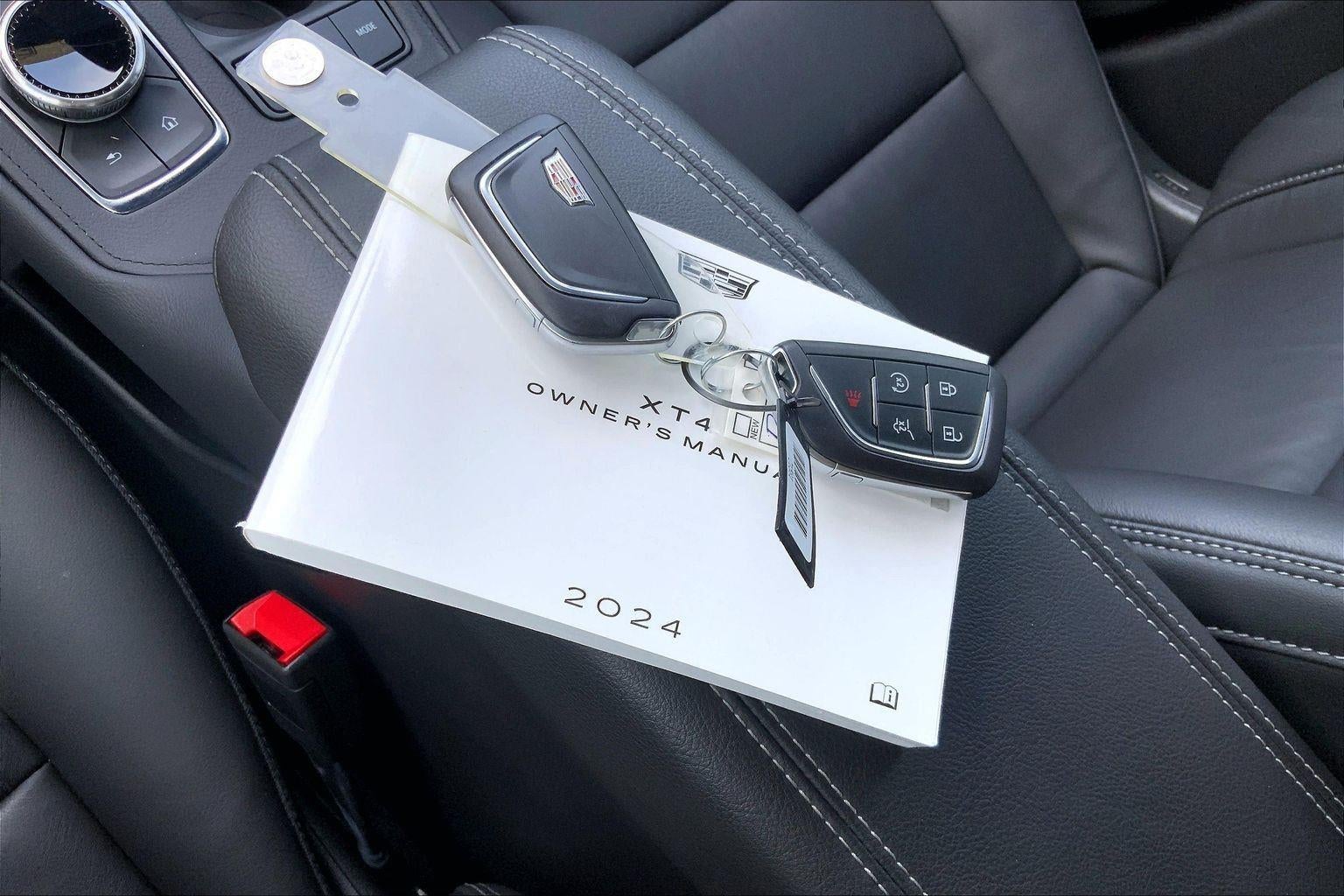 2024 Cadillac XT4 Premium Luxury