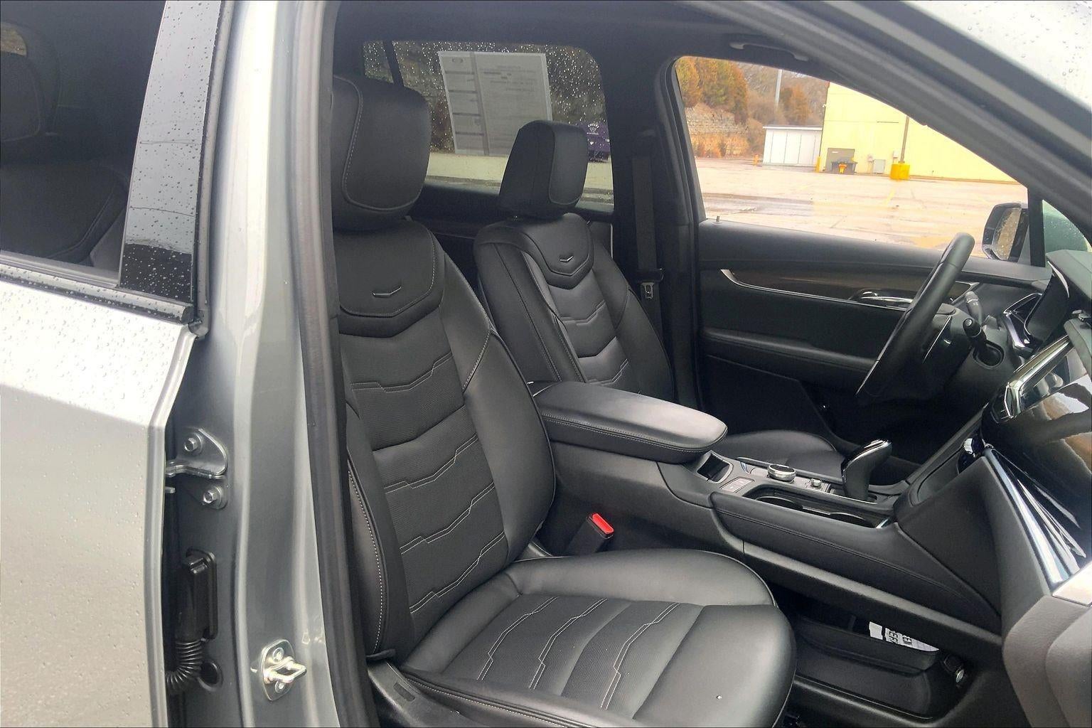 2025 Cadillac XT6 Sport