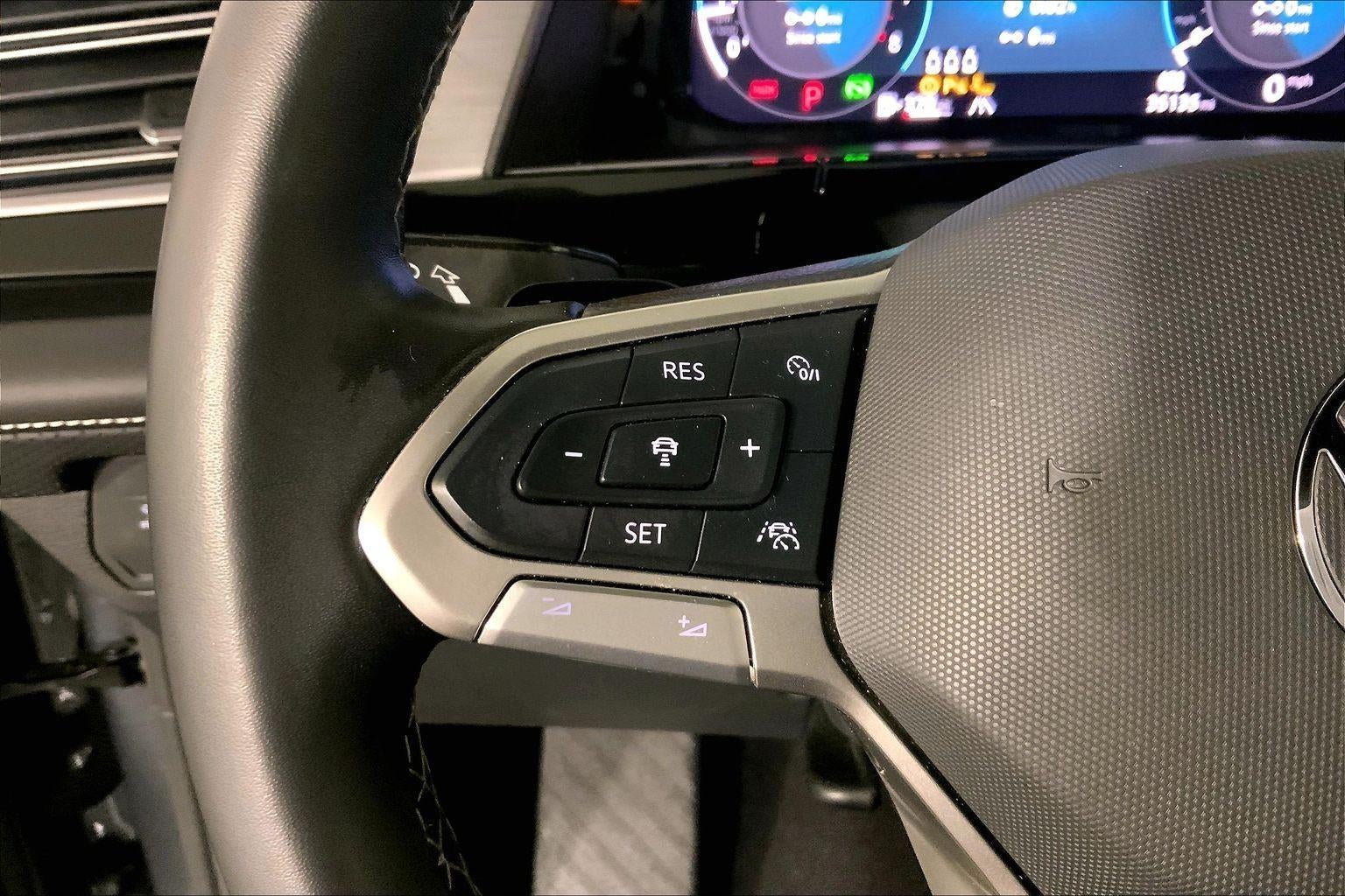 2025 Volkswagen Atlas Cross Sport 2.0T SE w/Technology