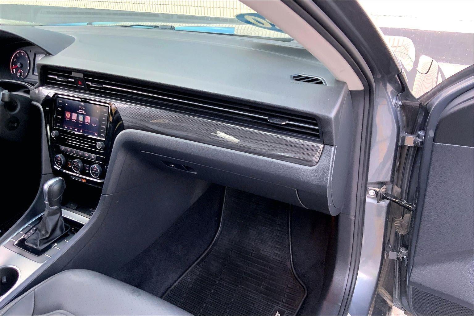 2020 Volkswagen Passat 2.0T R-Line