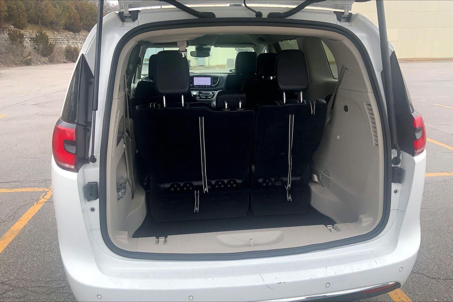 2024 Chrysler Pacifica Touring L