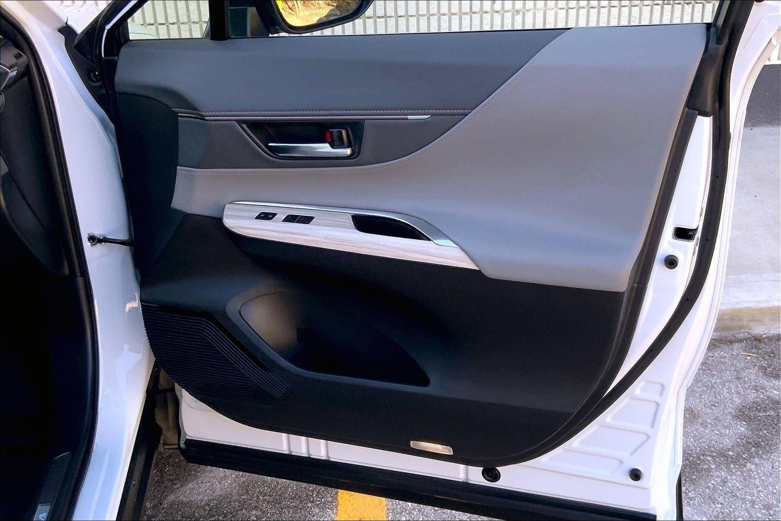 2023 Toyota Venza LE