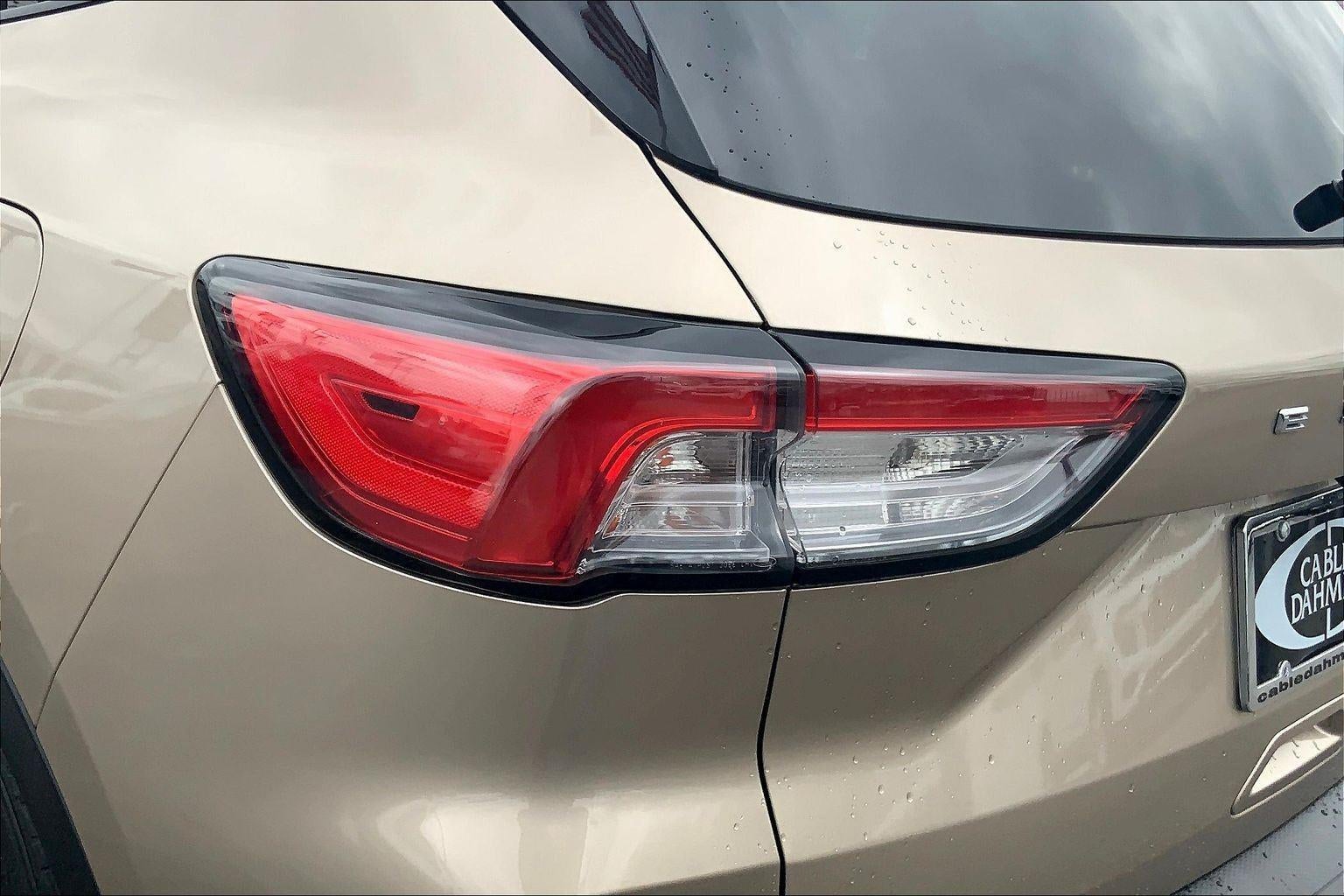2020 Ford Escape SE