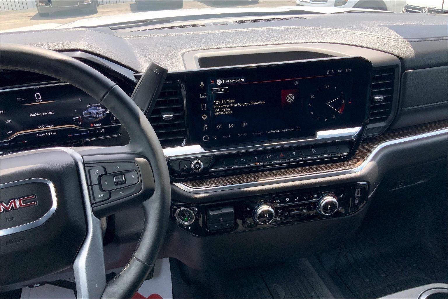 2025 GMC Sierra 1500 Elevation
