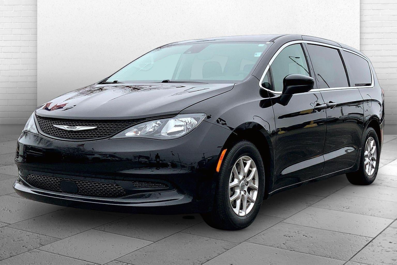 2024 Chrysler Voyager LX