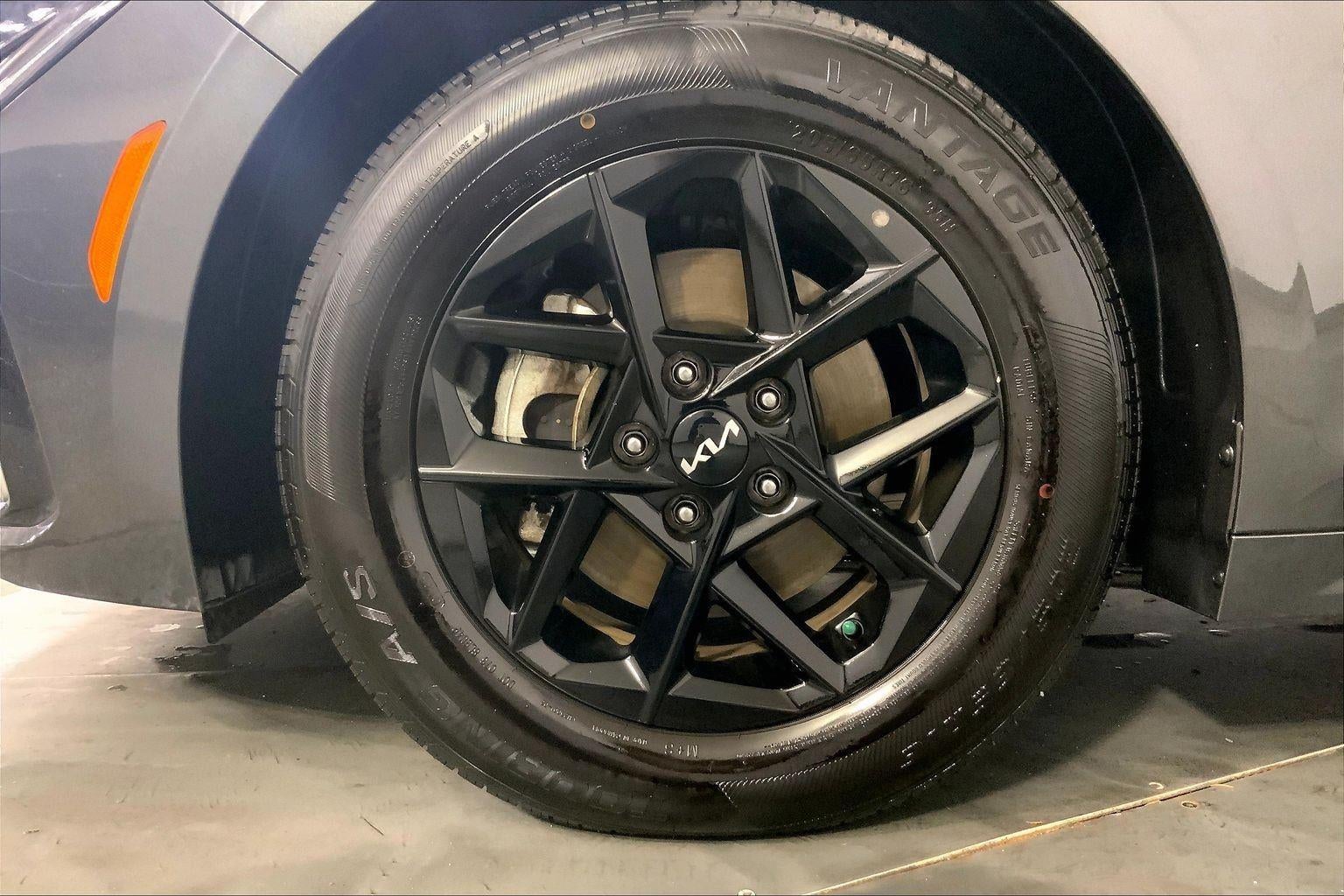 2025 Kia K5 LXS